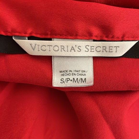 Victoria's Secret Red Satiny Rob Black trim size S/M Sexy Mobwife Classic Tie - Picture 4 of 4